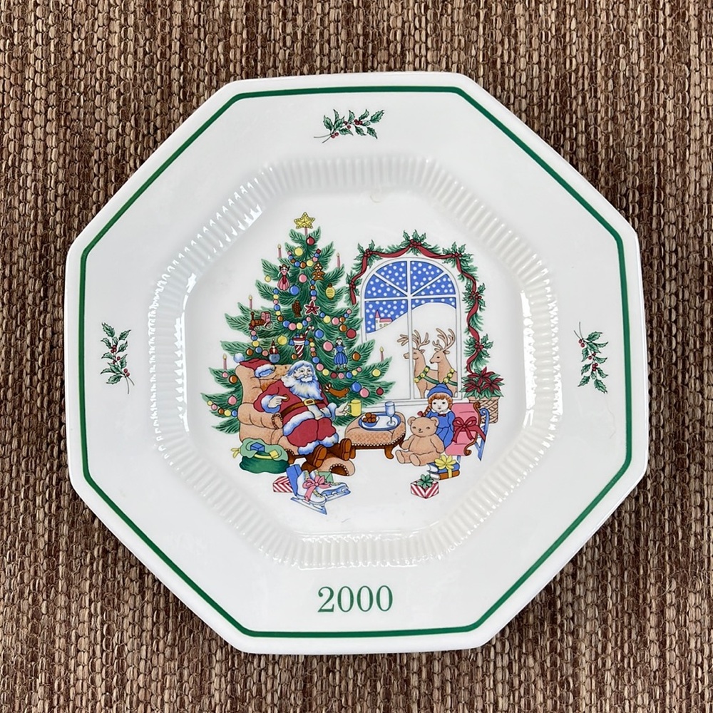 NIKKO Jolly Old St. Nicholas eighth edition collectors plate 2000